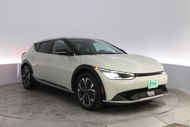 2024 Kia EV6 — photo 10 of 21