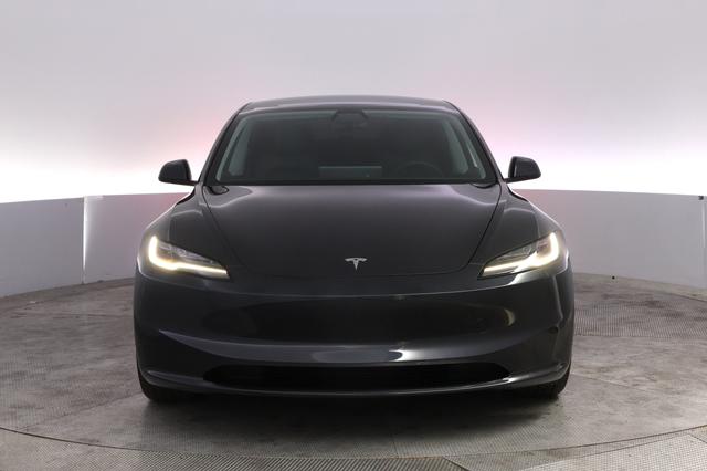 2025 Tesla Model 3 — photo 9 of 26