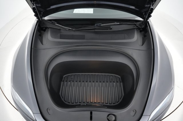 2025 Tesla Model 3 — photo 18 of 23