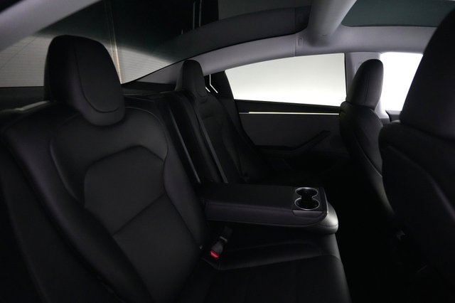 2025 Tesla Model 3 — photo 4 of 23