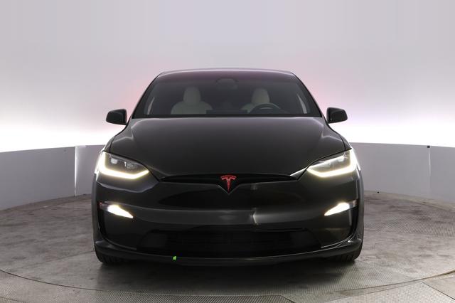 2024 Tesla Model X — photo 9 of 32