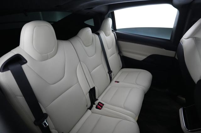 2024 Tesla Model X — photo 4 of 32