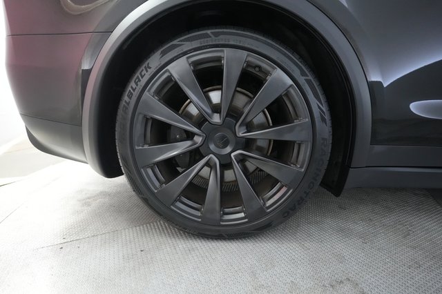 2024 Tesla Model X — photo 17 of 32