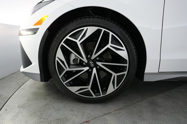 2024 Hyundai IONIQ 6 — photo 15 of 21