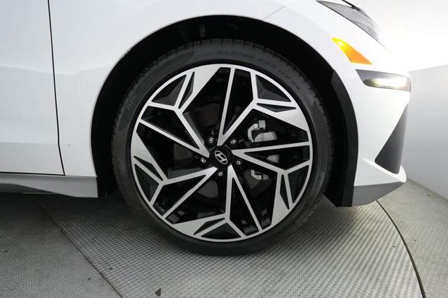 2024 Hyundai IONIQ 6 — photo 16 of 21