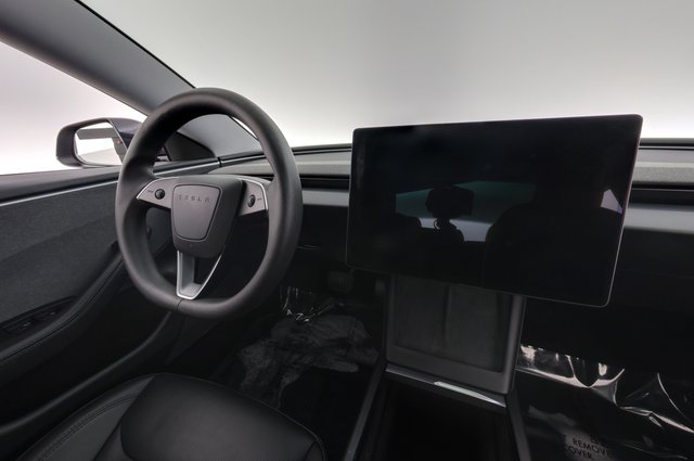 2025 Tesla Model 3 — photo 19 of 23