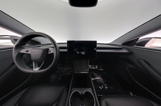 2025 Tesla Model 3 — photo 20 of 23