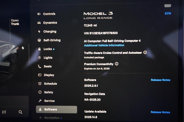 2025 Tesla Model 3 — photo 5 of 23