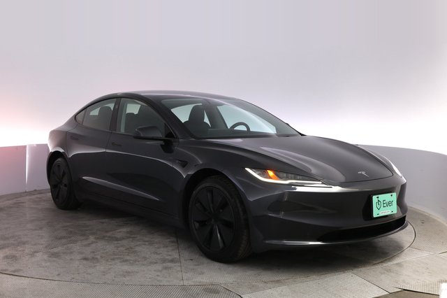 2025 Tesla Model 3 — photo 10 of 23