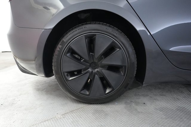 2025 Tesla Model 3 — photo 16 of 23