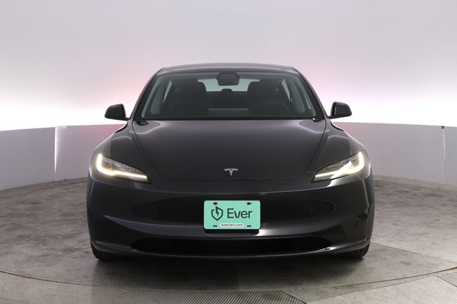 2025 Tesla Model 3 — photo 9 of 23