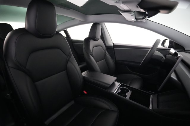 2025 Tesla Model 3 — photo 17 of 23