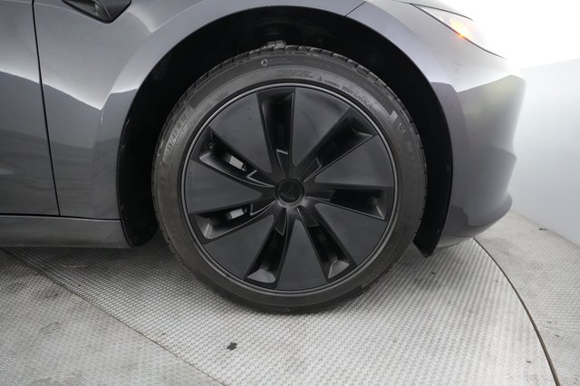 2025 Tesla Model 3 — photo 15 of 23