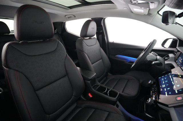 2027 Chevrolet Bolt — photo 18 of 23
