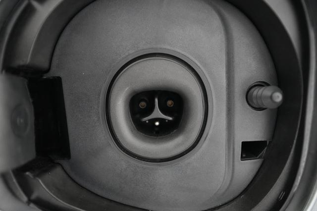 2027 Chevrolet Bolt — photo 8 of 23
