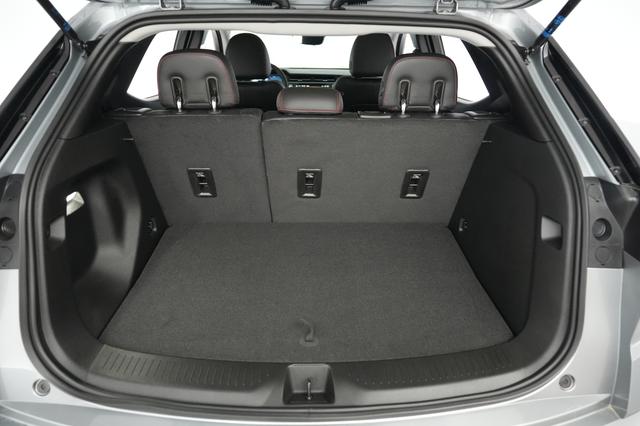 2027 Chevrolet Bolt — photo 6 of 23