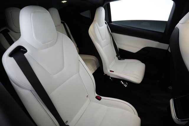 2023 Tesla Model X — photo 4 of 24