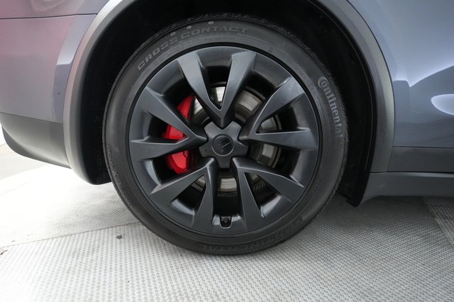 2023 Tesla Model X — photo 17 of 24