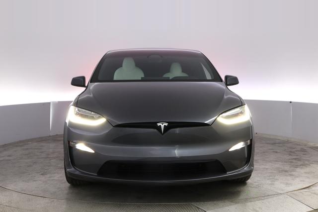 2023 Tesla Model X — photo 9 of 24