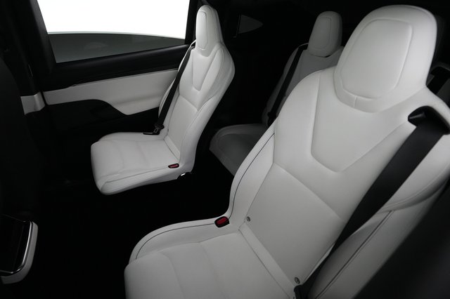 2023 Tesla Model X — photo 19 of 24
