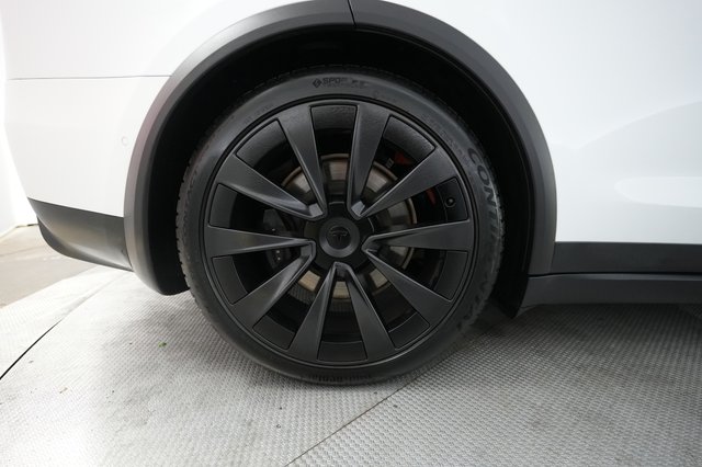 2022 Tesla Model X — photo 16 of 22