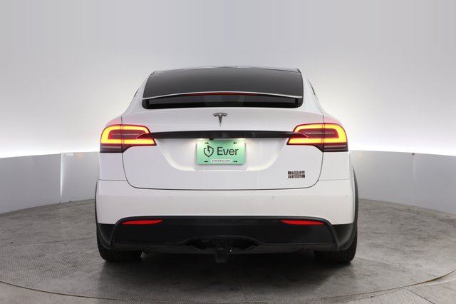 2022 Tesla Model X — photo 12 of 22