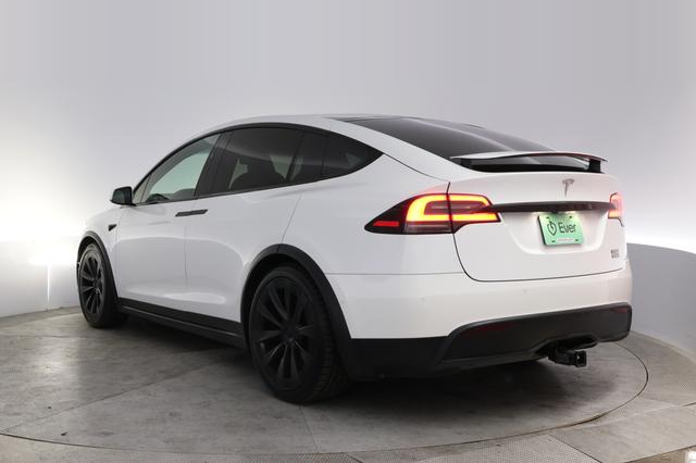 2022 Tesla Model X — photo 8 of 22