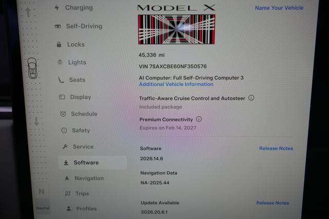 2022 Tesla Model X — photo 5 of 22