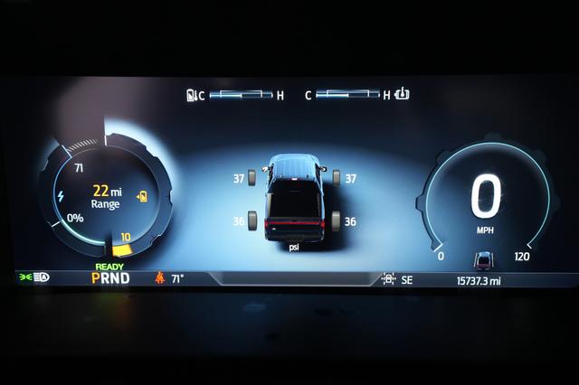 2022 Ford F-150 Lightning — photo 5 of 23