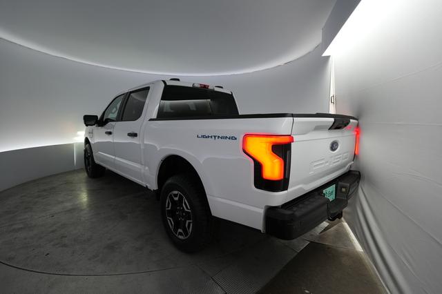 2022 Ford F-150 Lightning — photo 2 of 23