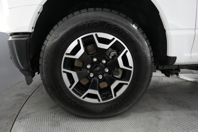 2022 Ford F-150 Lightning — photo 9 of 23