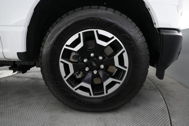2022 Ford F-150 Lightning — photo 10 of 23