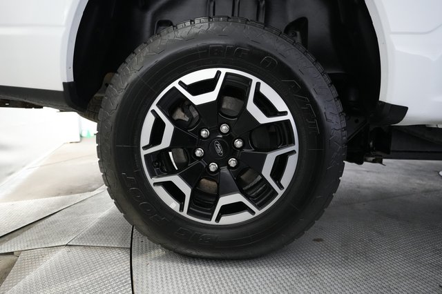 2022 Ford F-150 Lightning — photo 11 of 23
