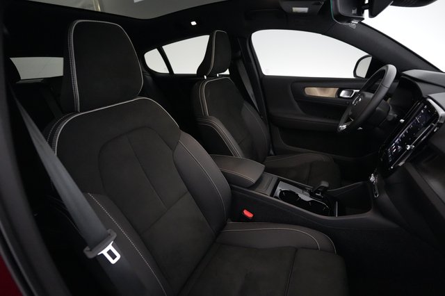 2023 Volvo C40 Recharge — photo 16 of 19
