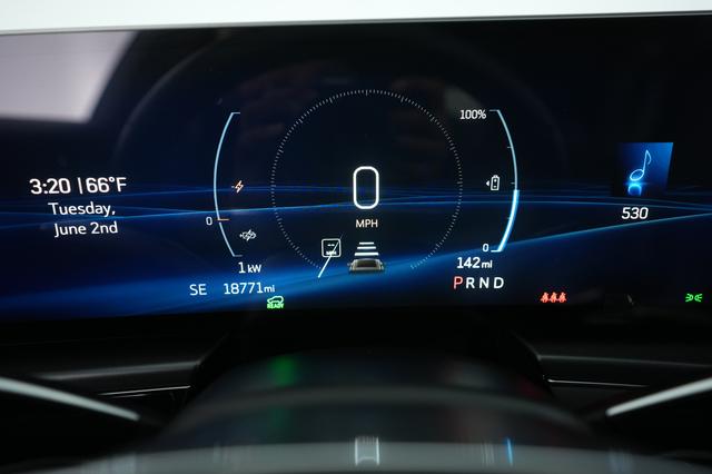 2024 Cadillac Lyriq — photo 5 of 21