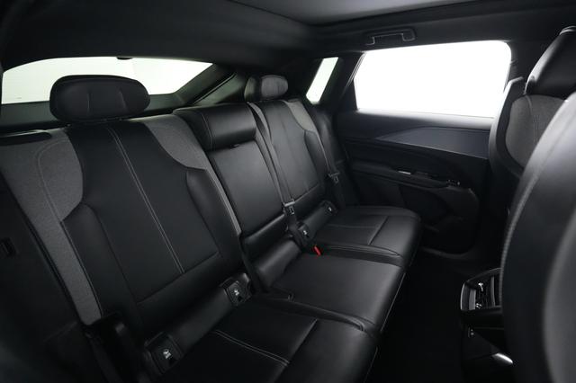 2024 Cadillac Lyriq — photo 4 of 21
