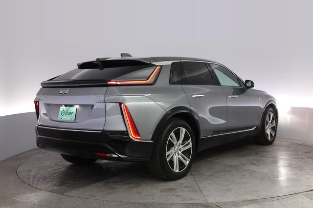 2024 Cadillac Lyriq — photo 2 of 21