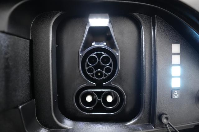 2024 Hyundai Kona Electric — photo 8 of 22