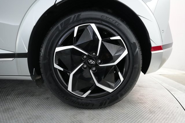 2024 Hyundai IONIQ 5 — photo 7 of 28