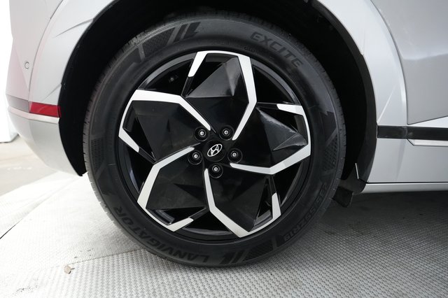 2024 Hyundai IONIQ 5 — photo 17 of 28