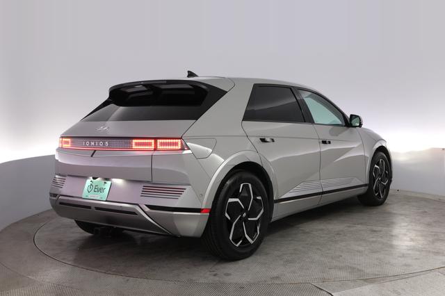 2024 Hyundai IONIQ 5 — photo 2 of 28