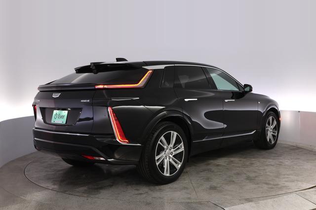 2024 Cadillac Lyriq — photo 2 of 23