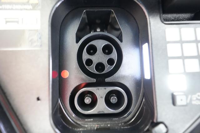 2025 Hyundai IONIQ 5 — photo 8 of 22