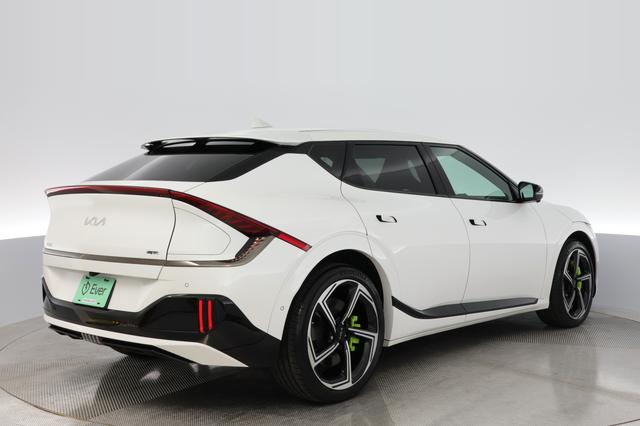 2024 Kia EV6 — photo 2 of 26