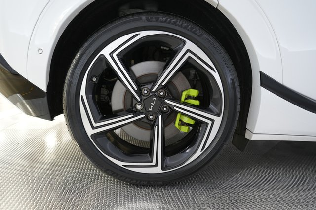 2024 Kia EV6 — photo 7 of 26