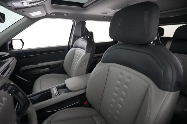 2024 Kia EV9 — photo 3 of 26
