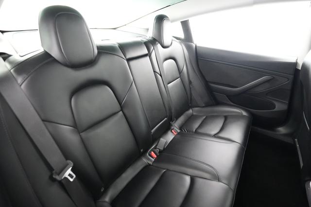 2021 Tesla Model 3 — photo 4 of 26