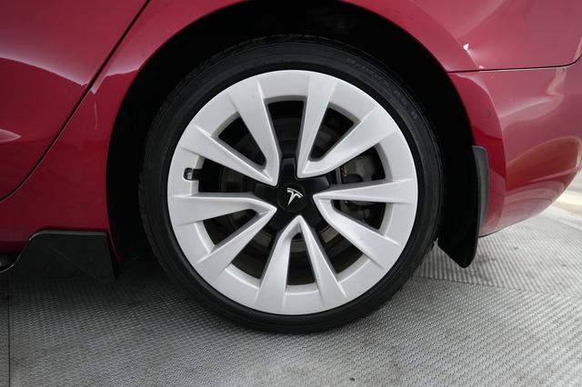 2021 Tesla Model 3 — photo 7 of 26
