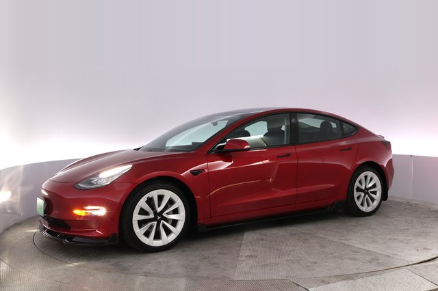 2021 Tesla Model 3 — photo 14 of 26