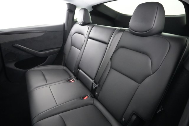 2026 Tesla Model Y — photo 19 of 24